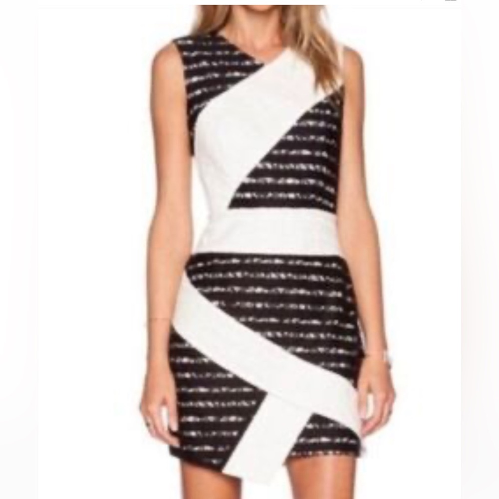 BCBGMaxAzira Woman’s Black & White Lace Sleeveless Midi Dress. Size 4.